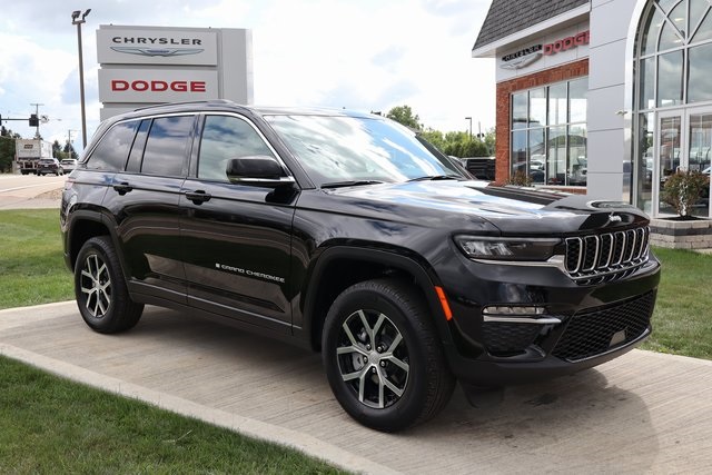 2025 Jeep Grand Cherokee Limited photo 2