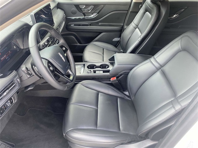 2025 Lincoln Corsair Premiere photo 13