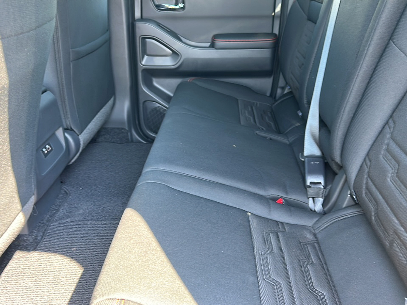 2025 Nissan Frontier PRO-4X Crew Cab photo 3
