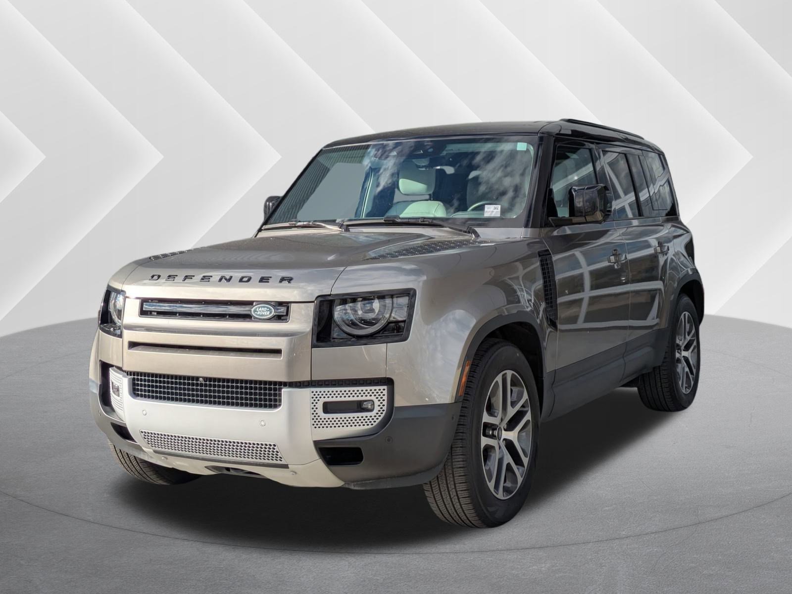 2025 Land Rover Defender S's photo