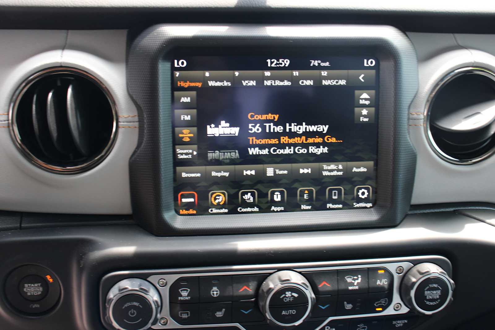 2022 Jeep Gladiator High Altitude photo 23