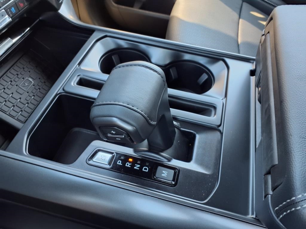 2025 Ford F-150 Lariat photo 22