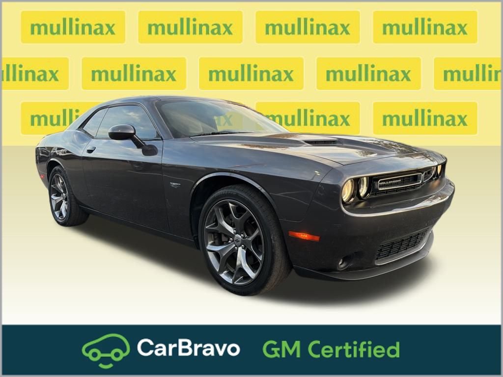 2017 Dodge Challenger R/T Plus's photo