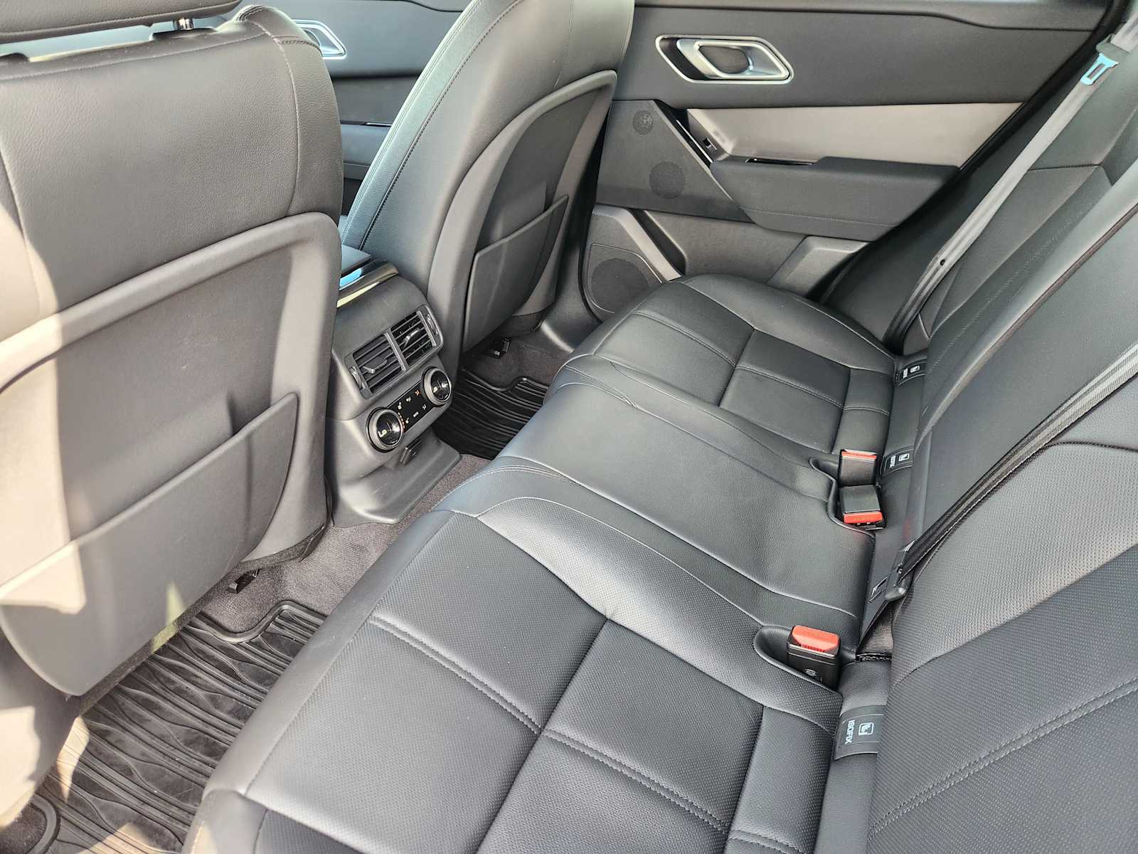 2025 Land Rover Range Rover SE photo 20