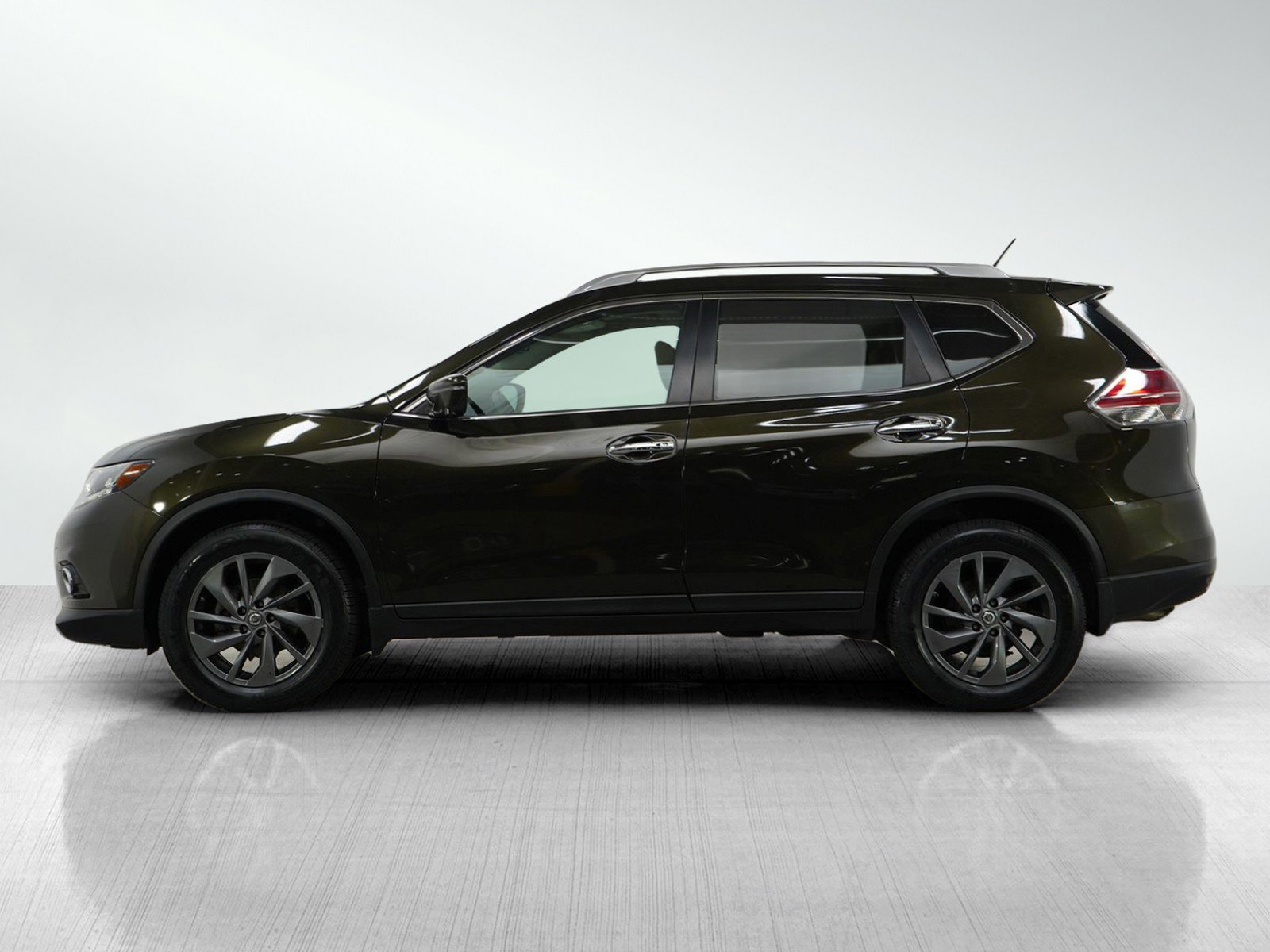 2016 Nissan Rogue SL photo 2