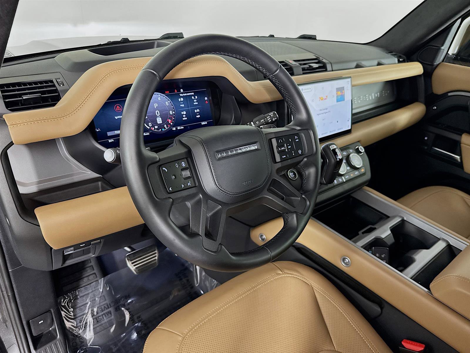 2025 Land Rover Defender 110 V8 photo 2