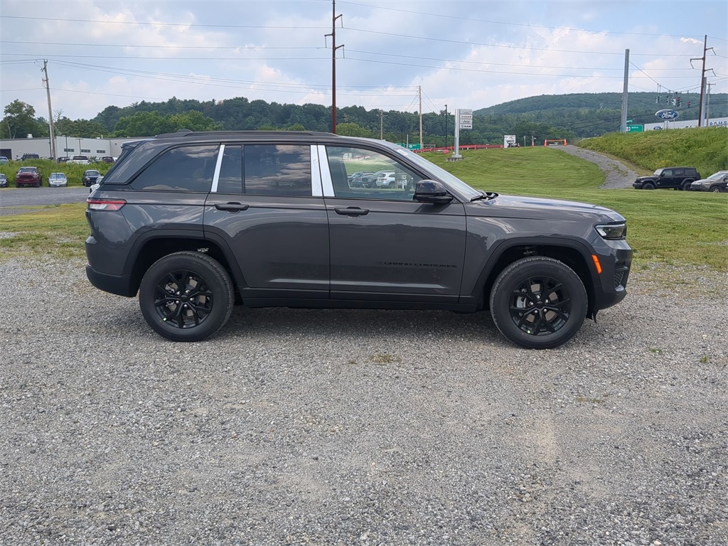 2025 Jeep Grand Cherokee Altitude X photo 2