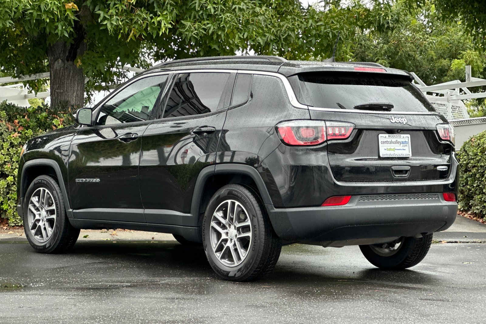 2020 Jeep Compass Latitude photo 3