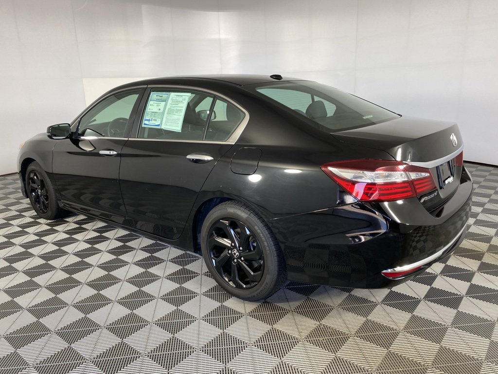 2017 Honda Accord EX photo 3