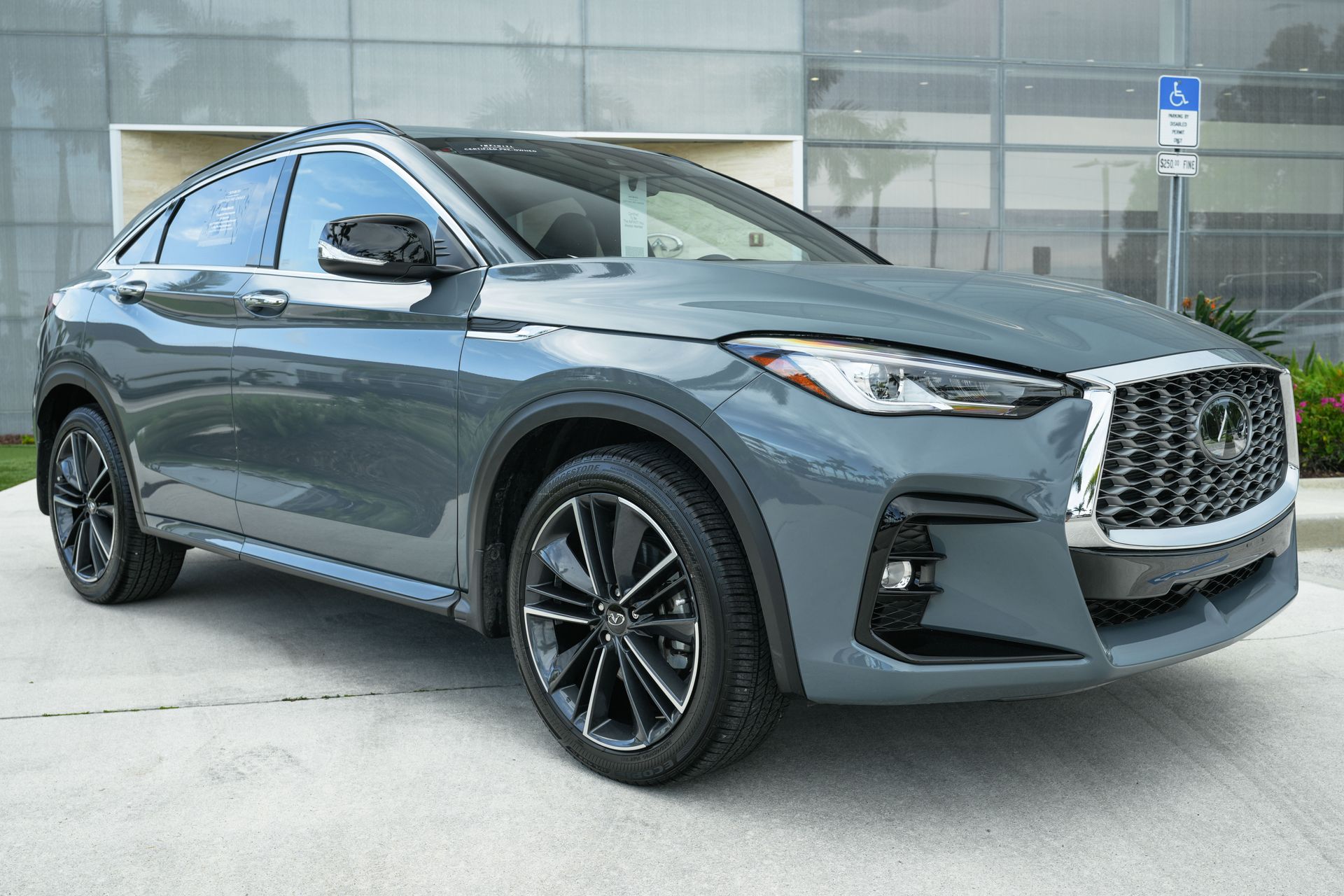 2025 Infiniti QX55 Luxe photo 2