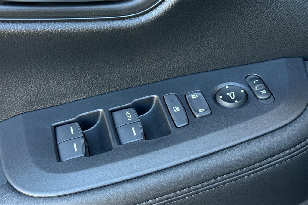 2026 Honda HR-V LX photo 11