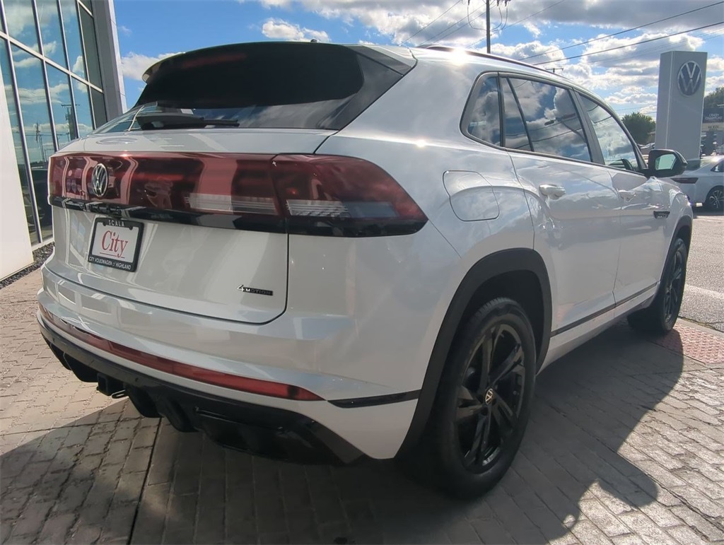 2025 Volkswagen Atlas Cross Sport SEL R-Line photo 4
