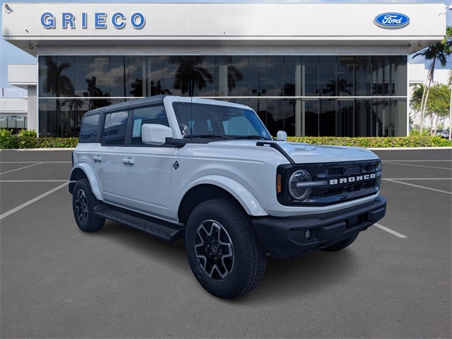 2025 Ford Bronco 4-Door Outer Banks's photo