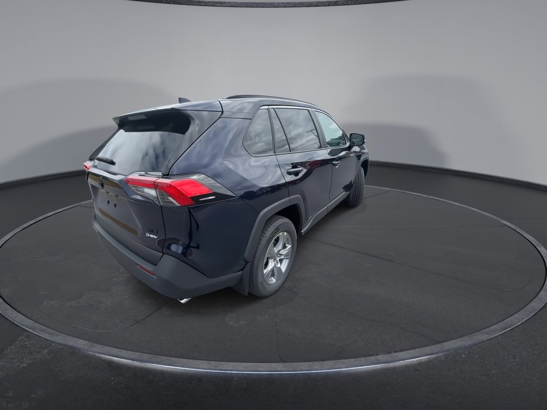2025 Toyota RAV4 Hybrid XLE photo 8