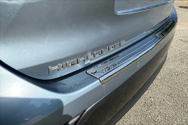 2023 Toyota Highlander Limited photo 30