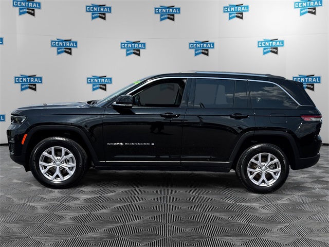 2022 Jeep Grand Cherokee Limited photo 2