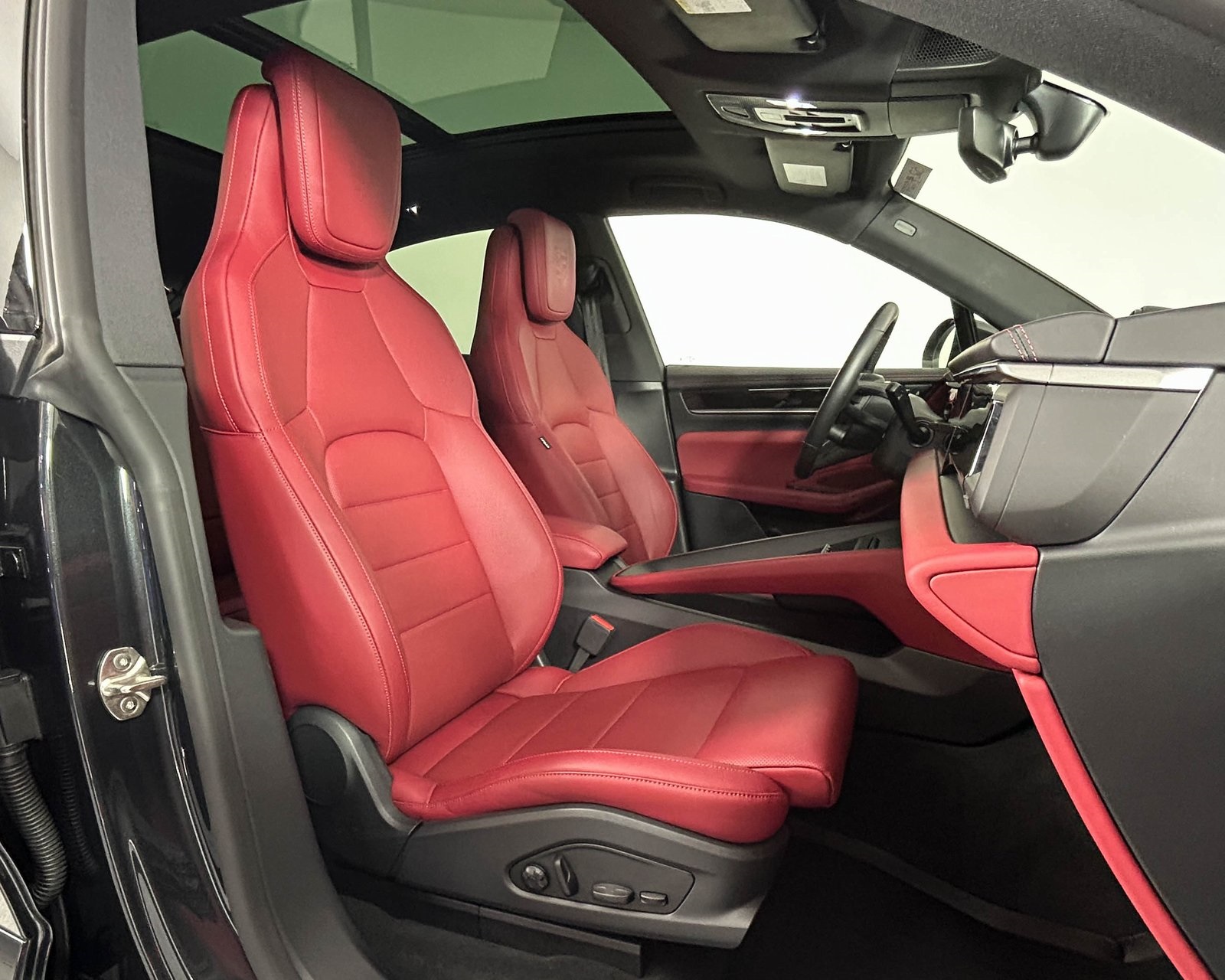 2024 Porsche Macan Electric 4 photo 22