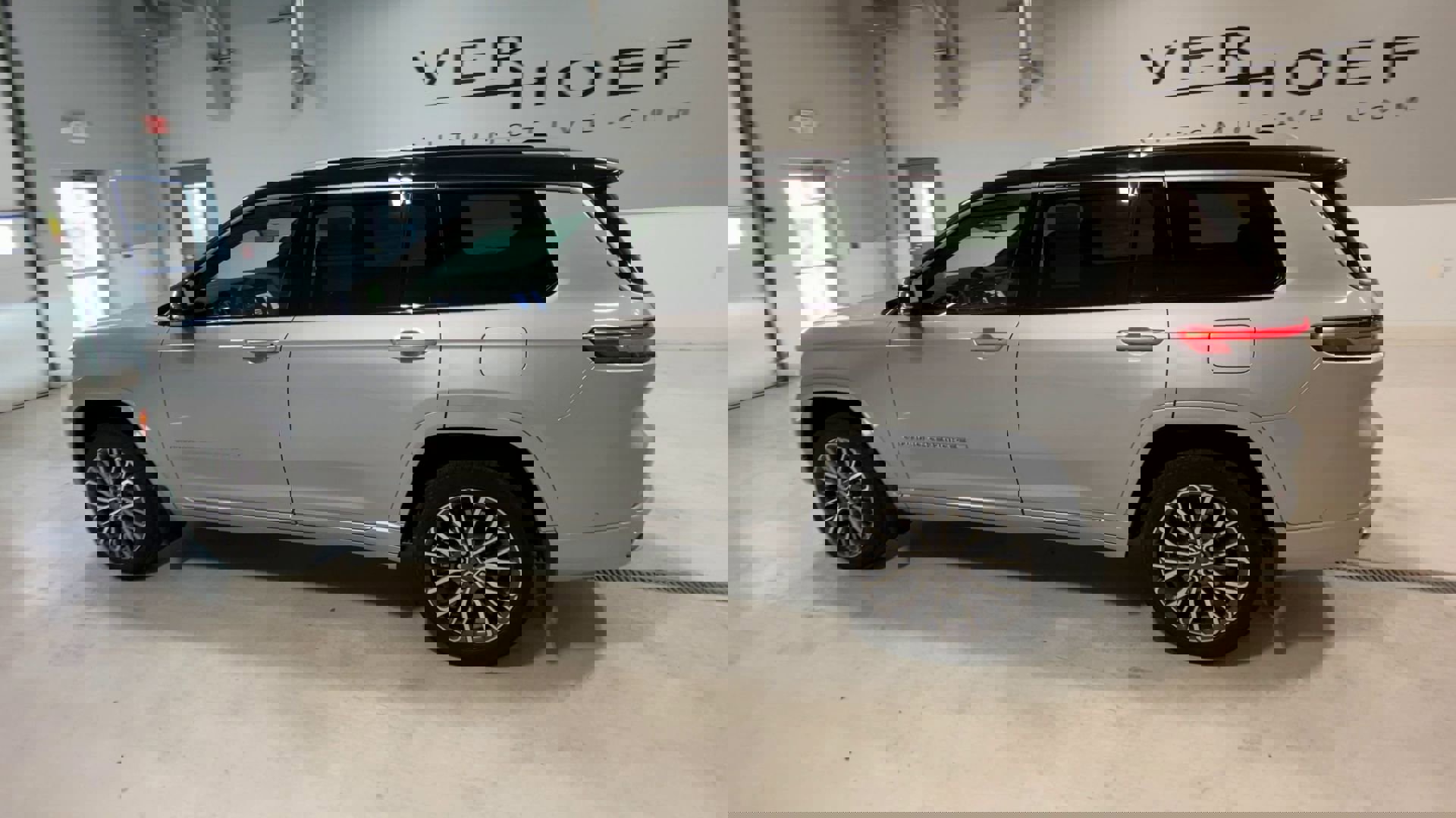 2022 Jeep Grand Cherokee L Summit Reserve photo 5
