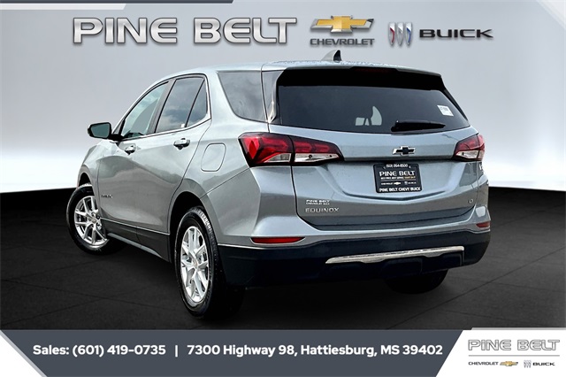 2023 Chevrolet Equinox LT photo 2