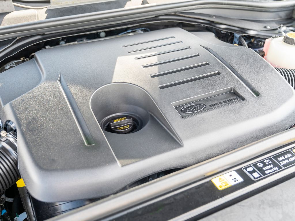 2025 Land Rover Range Rover Sport SE photo 28