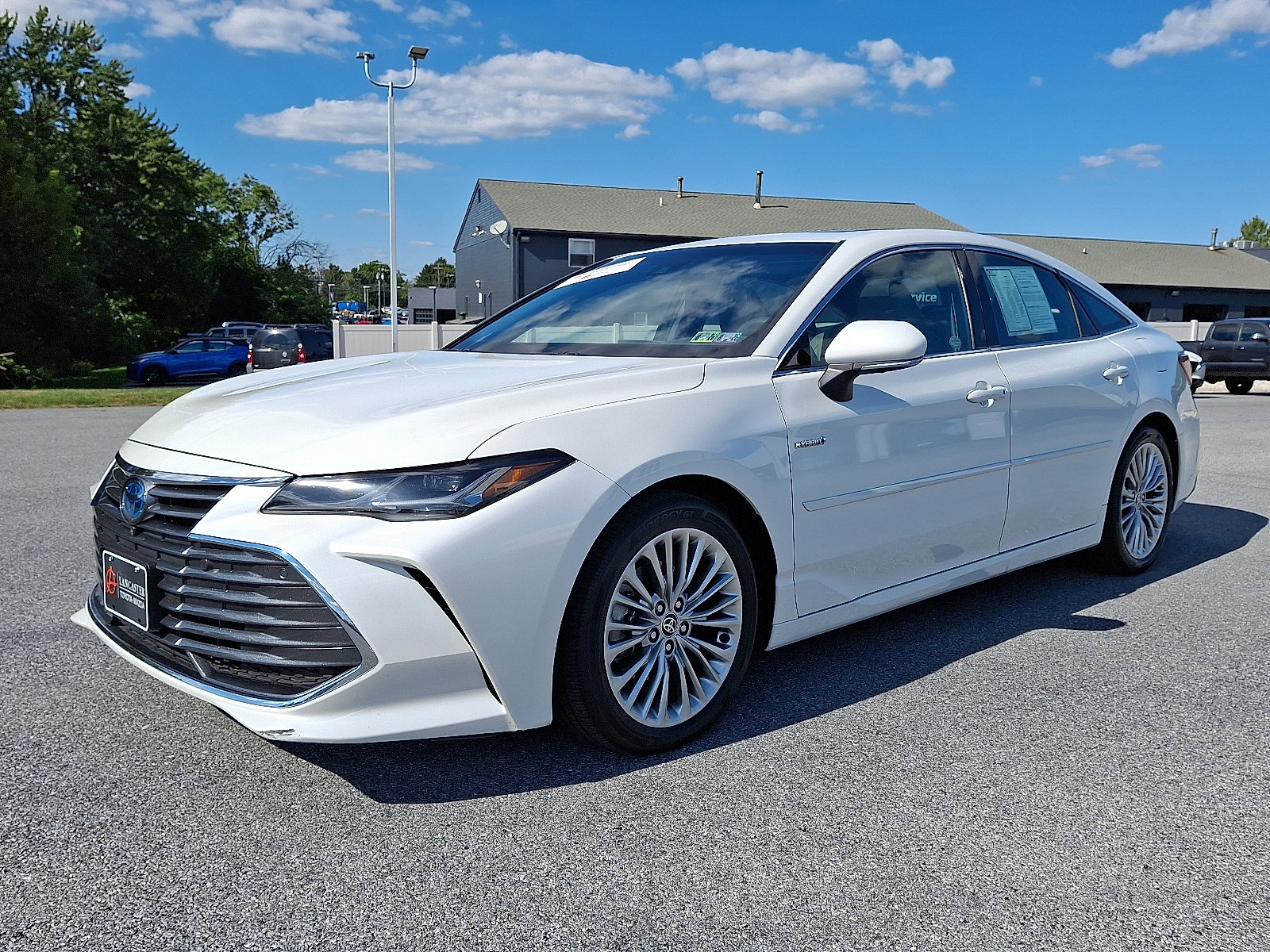 2020 Toyota Avalon Hybrid Limited photo 3