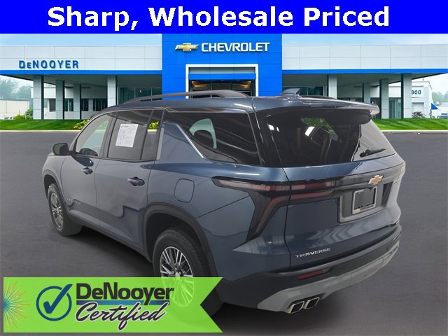 2025 Chevrolet Traverse photo 6