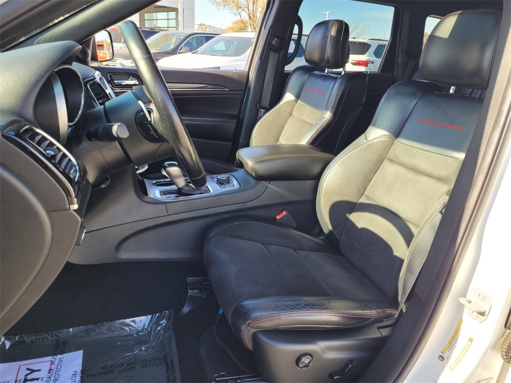 2020 Jeep Grand Cherokee Trailhawk photo 3