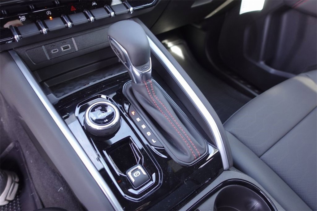 2025 Chevrolet Colorado Z71 photo 17