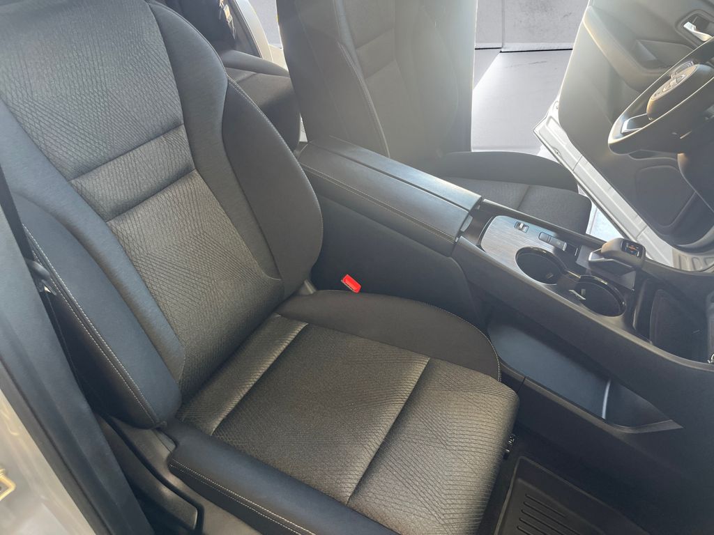 2024 Nissan Rogue SV photo 14