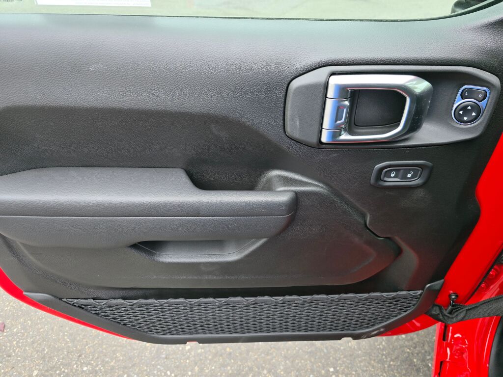 2025 Jeep Wrangler Sport S photo 22