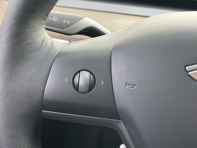 2023 Tesla Model Y Performance photo 11