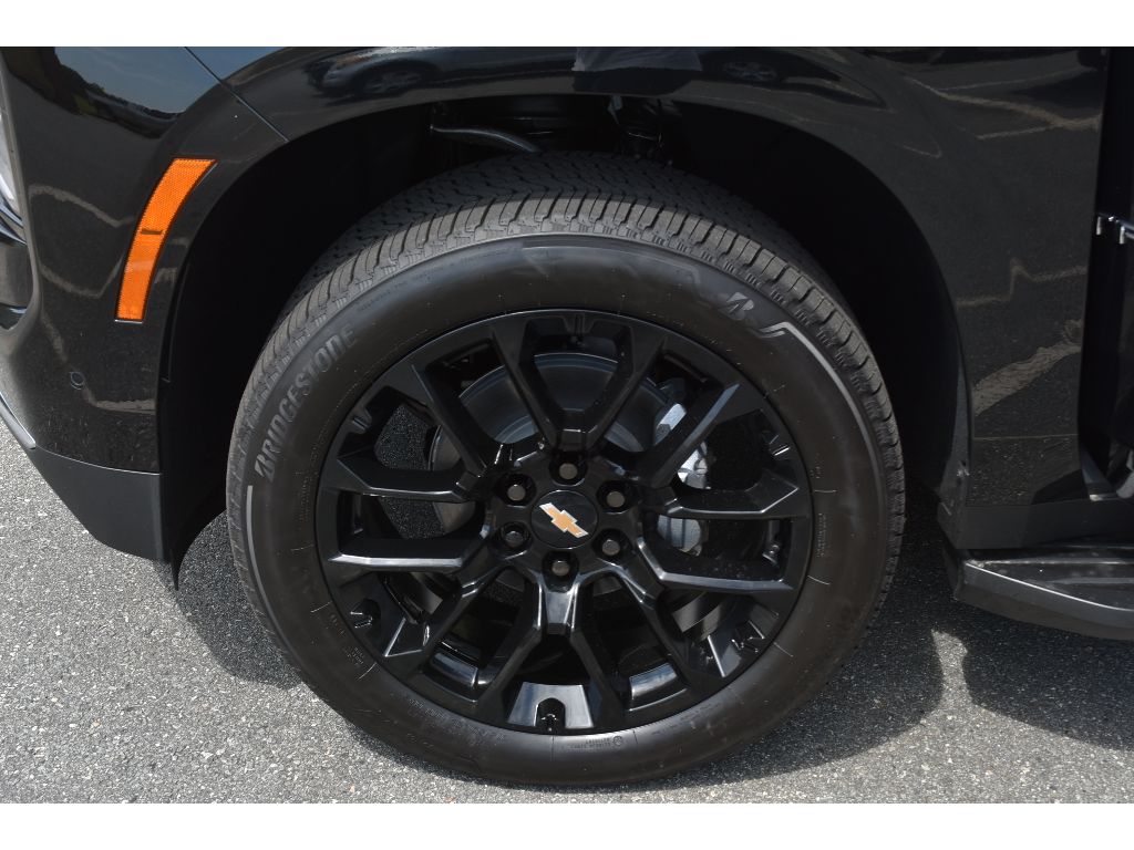 2025 Chevrolet Tahoe Premier photo 5