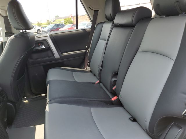 2022 Toyota 4Runner SR5 photo 17