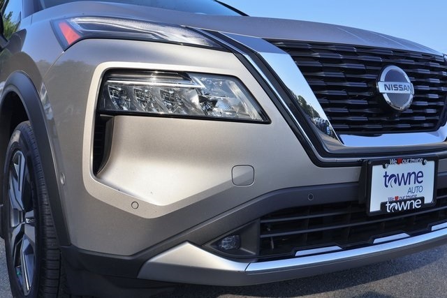 2021 Nissan Rogue Platinum photo 3