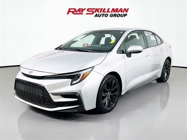 2024 Toyota Corolla SE photo 3