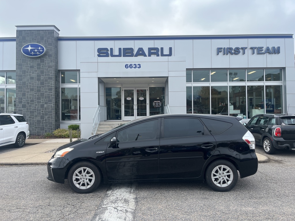 2013 Toyota Prius V Three photo 2