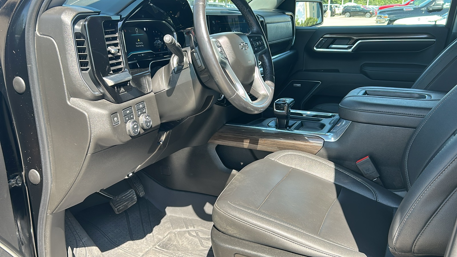2022 Chevrolet Silverado 1500 RST photo 11