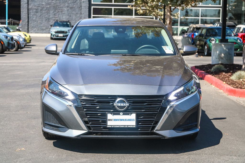 2023 Nissan Altima 2.5 SV photo 2