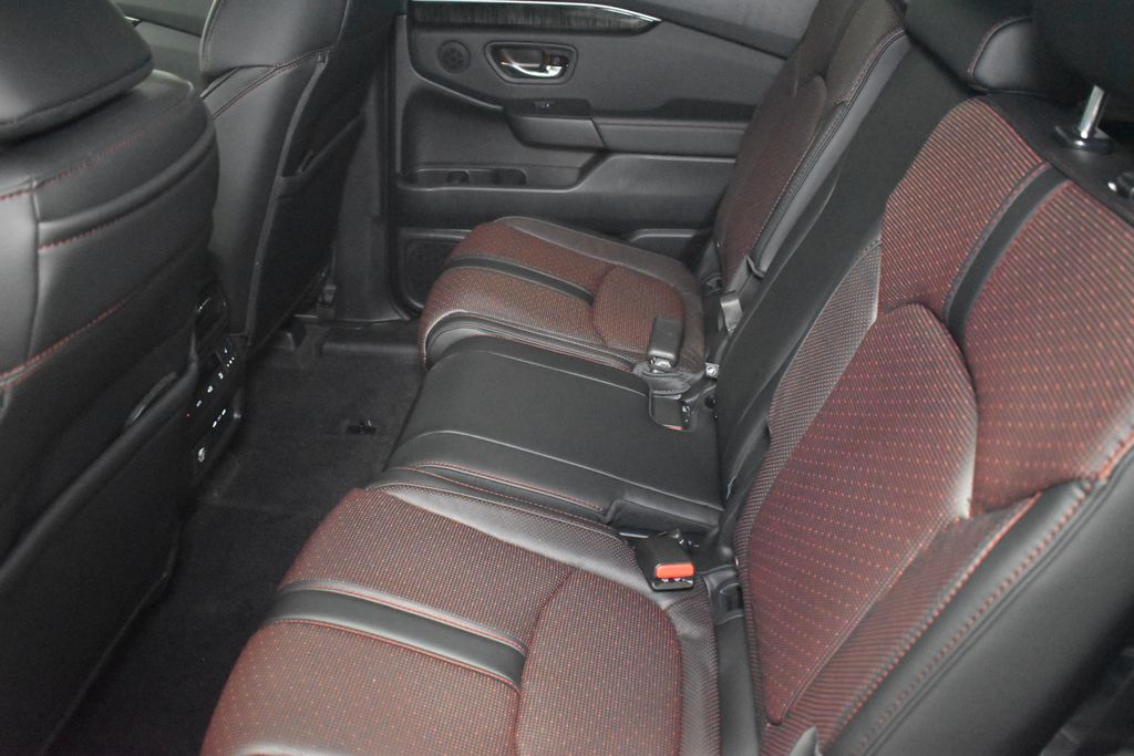 2025 Honda Pilot Black Edition photo 21