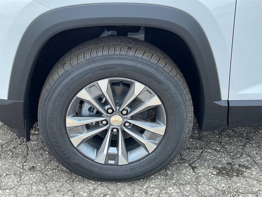 2026 Chevrolet Equinox photo 8