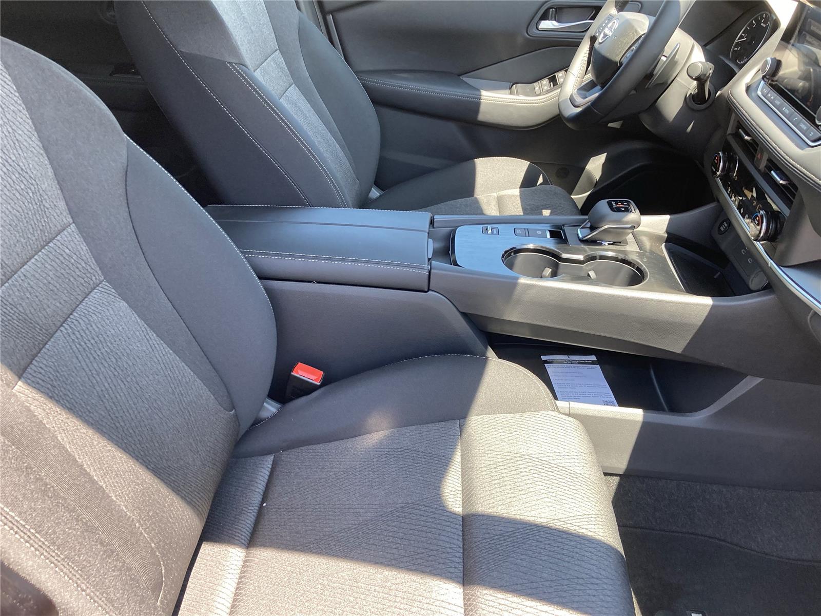 2026 Nissan Rogue SV photo 33