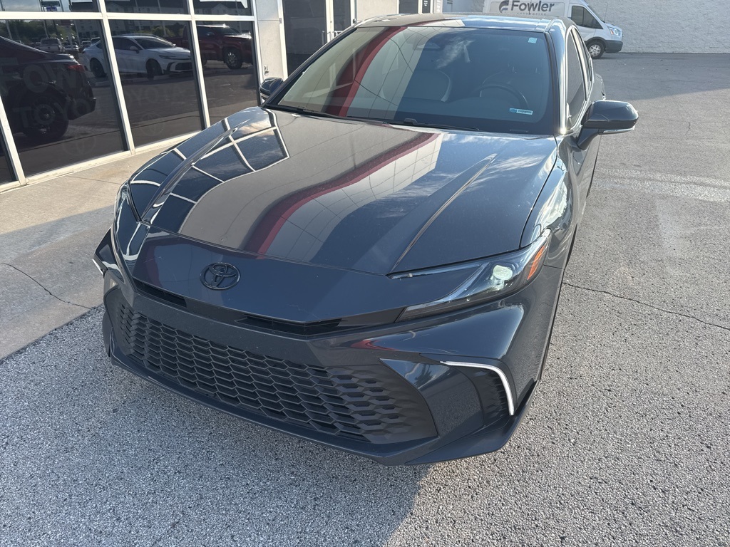2025 Toyota Camry SE photo 2