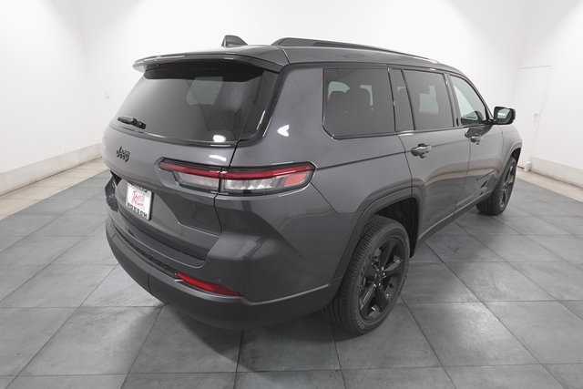 2025 Jeep Grand Cherokee Laredo Altitude photo 7