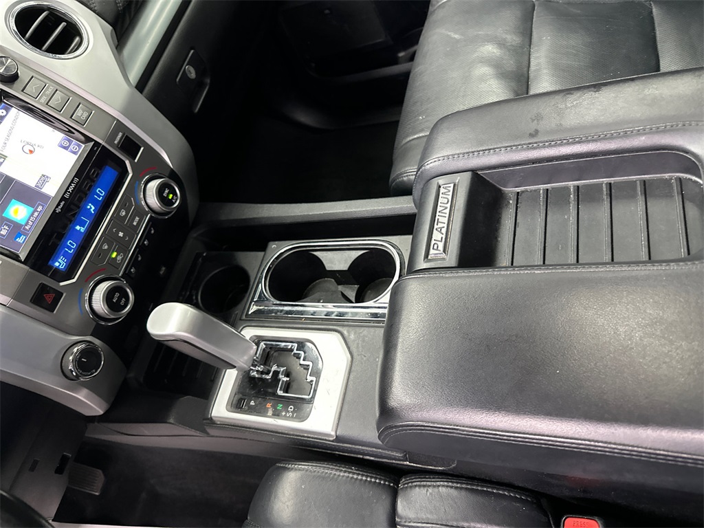 2014 Toyota Tundra Platinum CrewMax photo 32