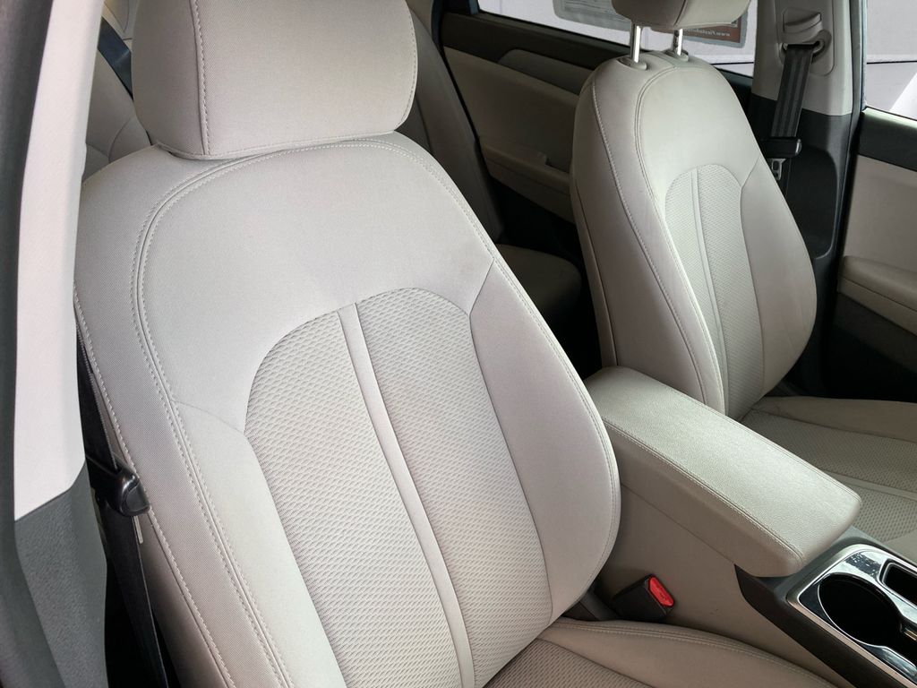 2019 Hyundai Sonata SE photo 14