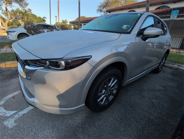 2025 Mazda CX-5 2.5 S Preferred photo 5