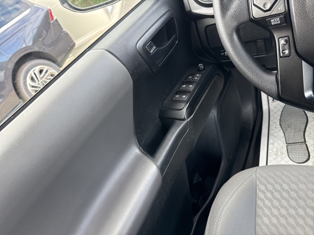 2021 Toyota Tacoma V6 photo 28