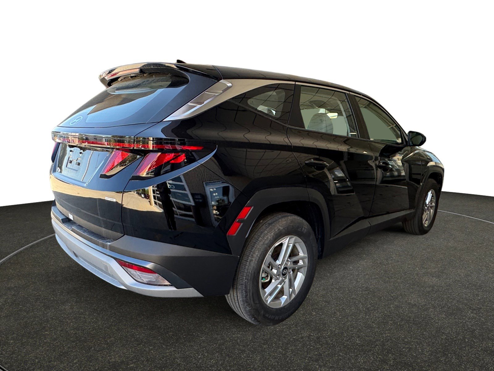 2025 Hyundai Tucson SE photo 3