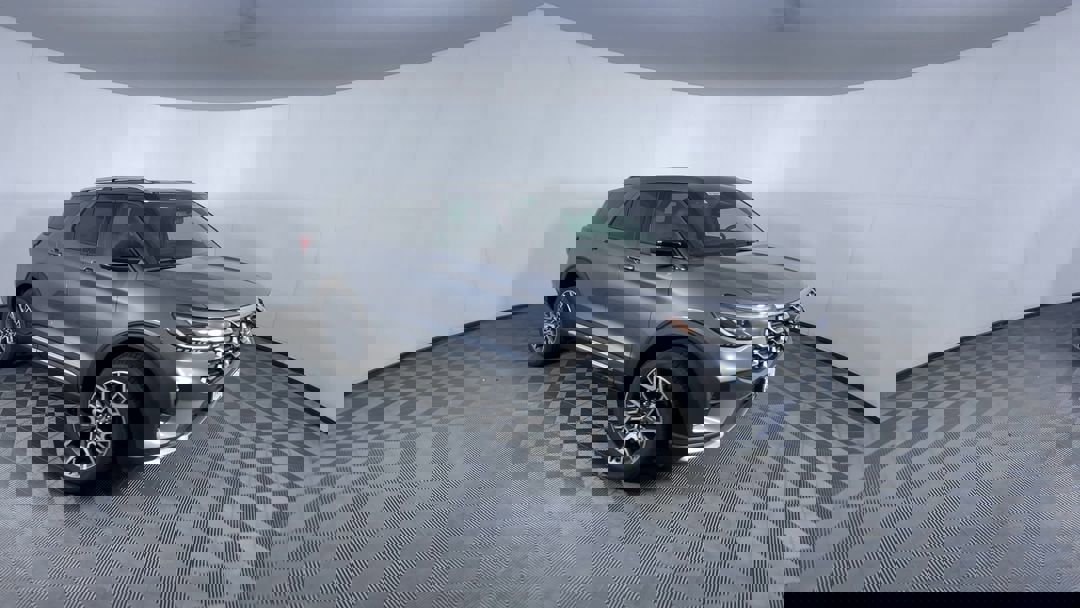 2025 Ford Explorer Platinum photo 2