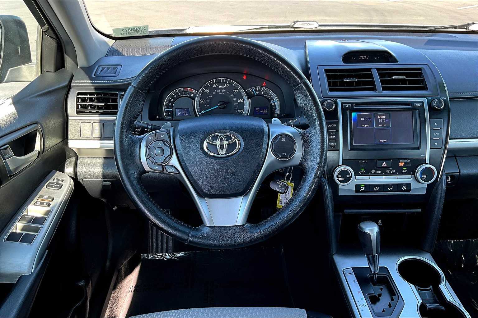 2013 Toyota Camry SE photo 4